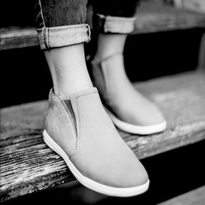 NWOT OLUKAI Hawai’iloa Manu Hope Waterproof Leather Bootie